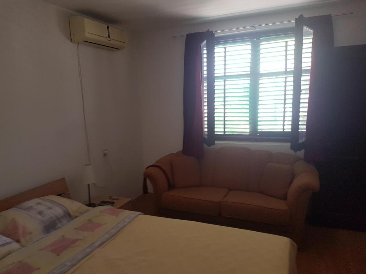 讷贡汀Przic House公寓 外观 照片